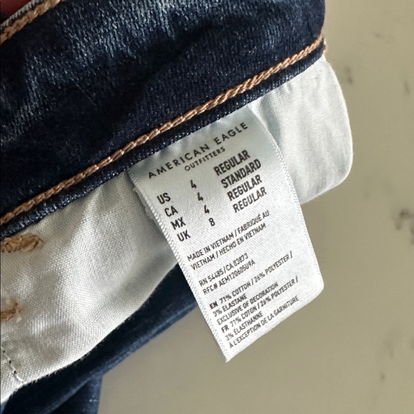 High Rise AE Jeans - Picture 4 of 7